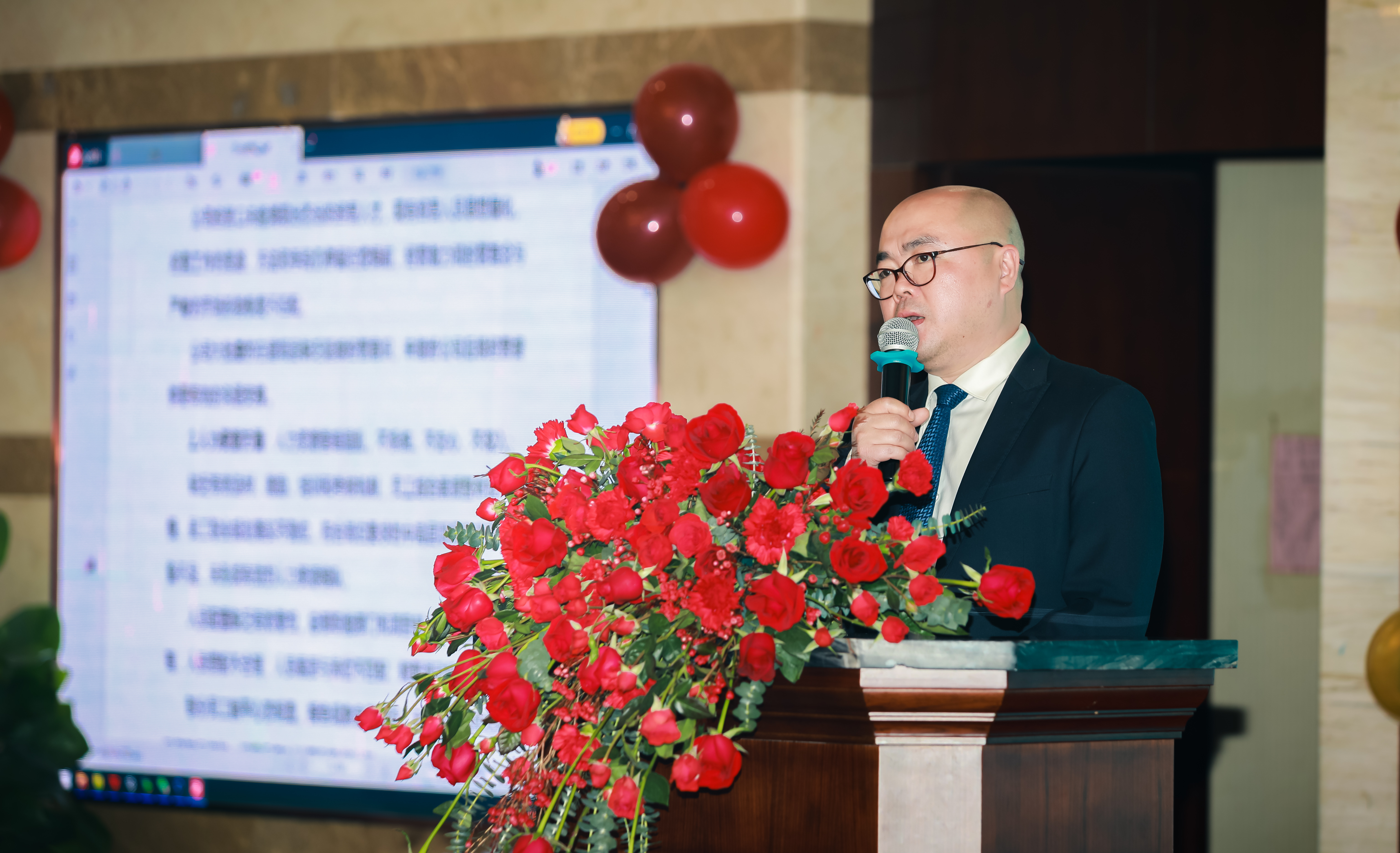 6.李总发言.jpg